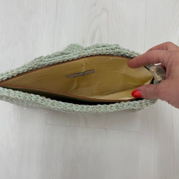 MYBEACHYSIDE CLUTCH - Picture 6 of 9